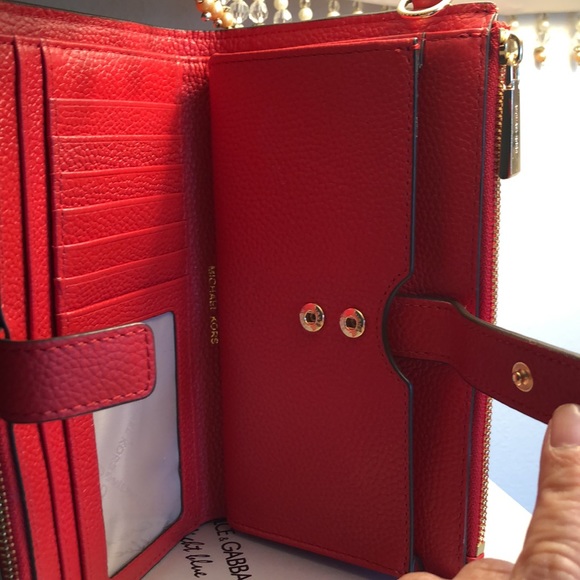Flash Sale💥💥Michael Kors wallet/wristlet. Beautiful red!!!! Price firm - Picture 8 of 16